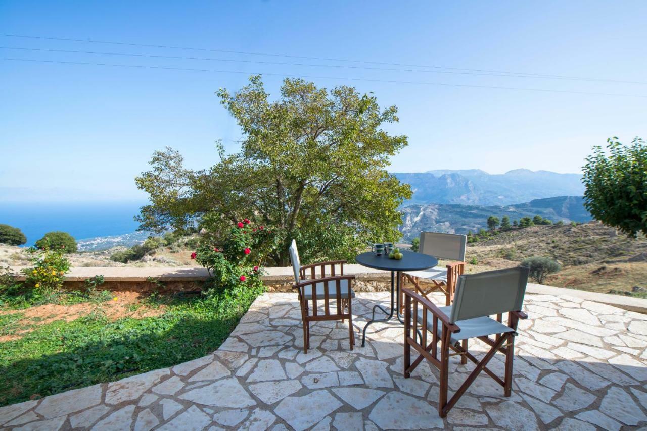 Villa Serenis Porovitsa Exterior photo